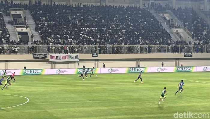 Laga PSS Sleman vs PSPS Pekanbaru di Stadion Maguwoharjo, Sleman, Jumat (22/8/2025).