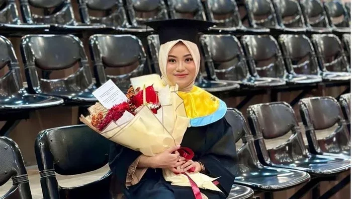 Maula Fadhilata Rahmatika, Lulusan S3 dan Dosen Muda Unesa