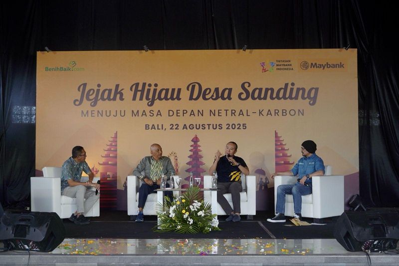 Maybank Indonesia Luncurkan 'Jejak Hijau Desa Sanding'