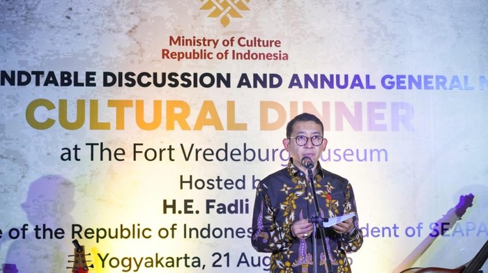 Menbud Fadli Zon