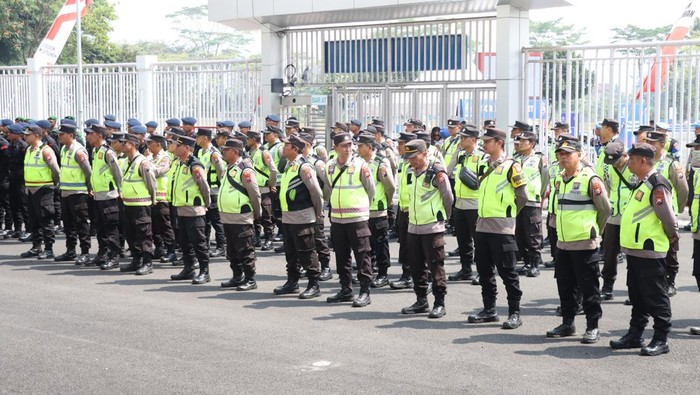 Pengamanan laga Arema FC Vs Bhayangkara Presisi