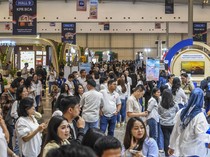 Pengunjung Padati BCA Expo 2025 di ICE BSD