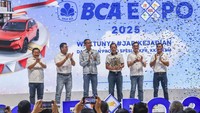 PT Bank Central Asia Tbk (BCA) resmi membuka BCA Expo 2025 yang berlangsung secara offline pada 22–24 Agustus di ICE BSD, Tangerang. Ajang ini juga digelar secara online mulai 22 Agustus hingga 30 September 2025. 