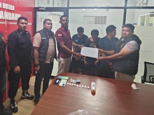 Selundupkan 9 Paket Sabu di Shampo Cair, Pengunjung Rutan Pekanbaru Ditangkap