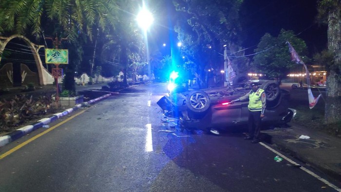 Polisi mendatangi TKP kecelakaan
