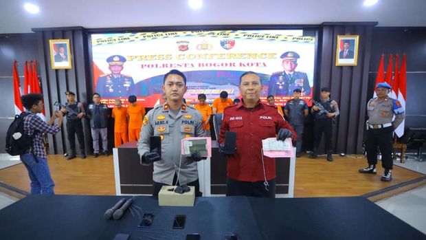 Polresta Bogor Kota menangkap komplotan pencopet wanita di jalur SSA Kota Bogor.