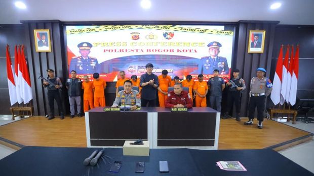 Polresta Bogor Kota menangkap komplotan pencopet wanita di jalur SSA Kota Bogor.