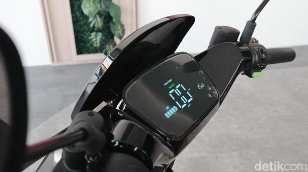 Polytron Fox 200.