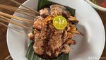 Puas Kenyang! Makan Soto Betawi Legendaris di Jaksel