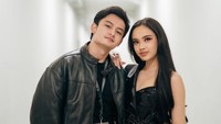 Lyodra juga mengatakan suka melakukan hal yang sama ke Randy Martin. Bentuk support dan harusnya sudah seperti itu sebagai pasangan harus bisa sempatkan waktu, mendukung kerjaan masing-masing, katanya. (Foto: dok Instagram randymartinnn)