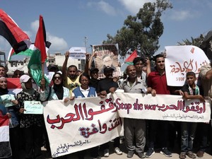 Ratusan Warga Palestina di Gaza Unjuk Rasa Minta Israel Hentikan Serangan