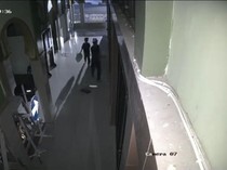 Viral Video Ayah di Palembang Ajak Anak Curi 2 Kotak Amal Masjid