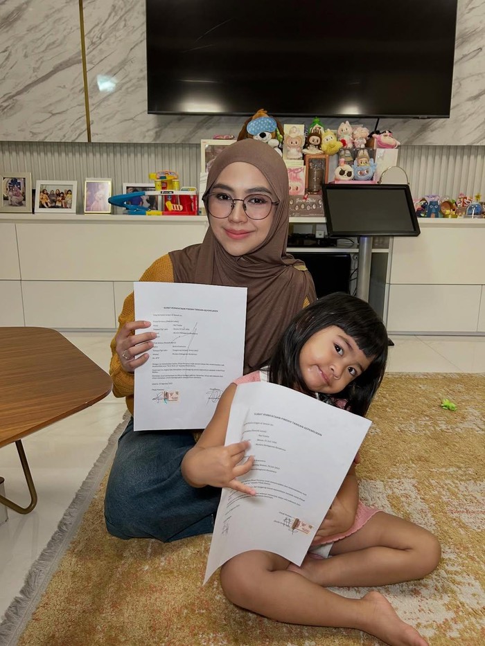 Ria Ricis Ria Ricis berikan Moana kos-kosan 8 pintu.