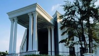 Ini dia penampakan rumah mewah seharga Rp 120 miliar tersebut. Foto: dok instagram Rita Nasution