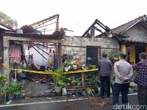 Ditinggal Kerja, Rumah Warga Mertoyudan Magelang Ludes Terbakar