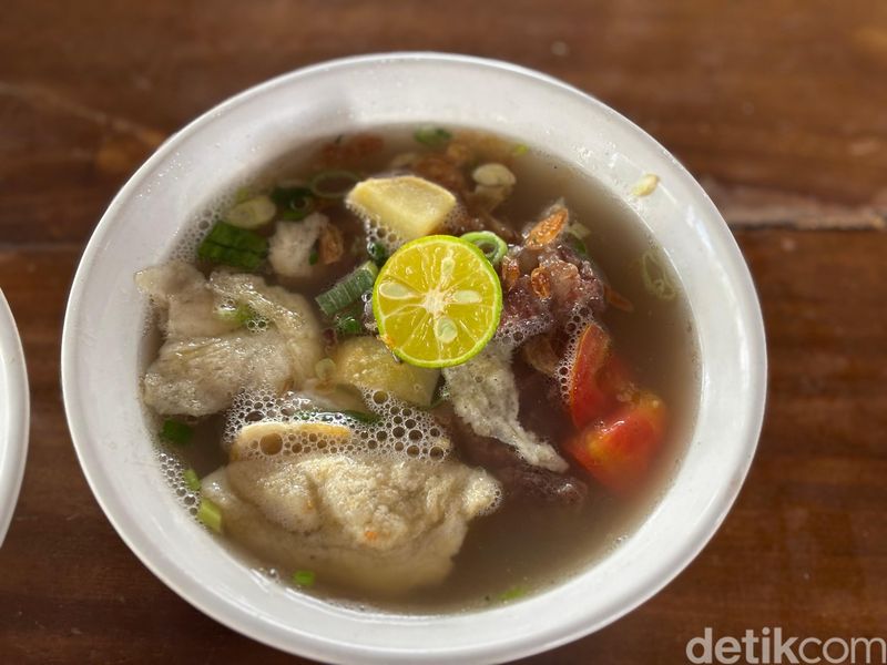 Sedapnya Makan Siang dengan Soto Betawi dan Nasgor Kambing Legendaris di Jaksel