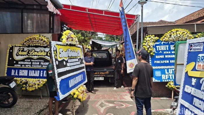 Suasana di rumah duka kacab bank yang tewas dibunuh