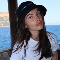 Kini di usia 24 tahun, Thylane Blondeau masih eksis di dunia modeling. Wanita yang dikenal itu sudah bekerja sama dengan banyak brand dan desainer kenamaan, seperti Miu Miu, Dolce & Gabbana, L’Oréal Paris, Versace, Ralph Lauren hingga Hugo Boss. Foto: Instagram Thylane Blondeau