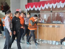 Tampang Wamenaker Noel Nangis Kenakan Rompi Oranye, Kini Tersangka Pemerasan