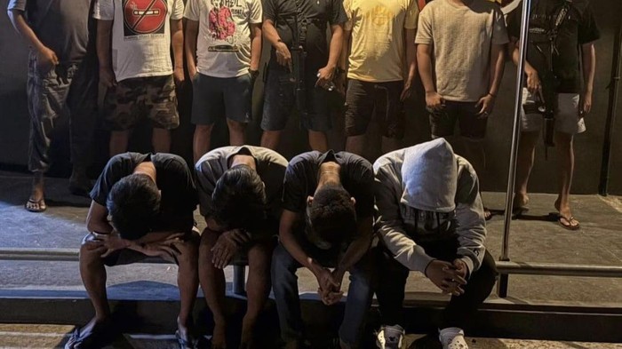 3 pelaku dan 1 saksi pengeroyokan saat diamankan oleh Resmob Polres Parepare.