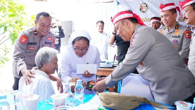 Potret Alumni Akpol 1990 Baksos di Panti Jompo Semarang
