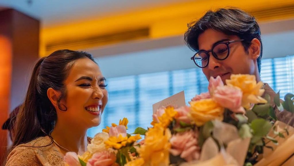 Momen Cinta Brian Temani Gisel ke Acara Film: Saling Tatap-Mau Dijewer