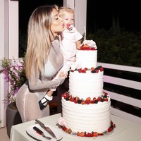 Berbagai komentar di media sosial menyebut gaya wanita yang dinikahi Karius tahun lalu itu kurang pantas. Foto: Instagram Diletta Leotta