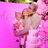 Di kesempatan itu, gaya sang presenter olahraga pun mencuri perhatian ketika mengenakan gaun jaring-jaring yang gemerlapan. Foto: Instagram Diletta Leotta