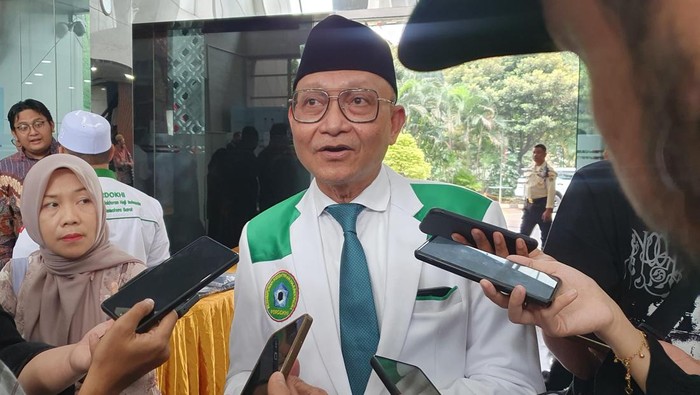 Ketua Umum Pengurus Pusat (PP) Perhimpunan Kedokteran Haji Indonesia (Perdokhi) Dr. dr. Syarief Hasan Lutfie, Sp.K.F.R, MARS, AIFO-K, saat ditemui di Gedung Kemenag Thamrin, Jakarta Pusat, Sabtu (23/8/2025).