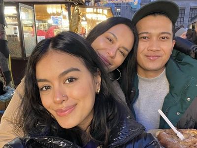 Eva Celia Kulineran Bareng Sophia Latjuba dan Demas Narawangsa