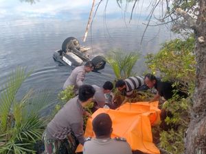 Detik-detik Horor Mobil Terjun ke Sungai di Tapteng hingga 3 Nyawa Melayang