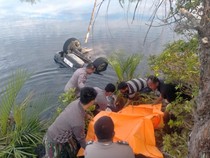 Mobil Ngebut Terjun ke Sungai di Tapteng, 3 Orang Tewas Terjebak