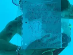 Foto Momen Tepat Sebelum Tragedi, Bikin Merinding Saat Dilihat Lagi