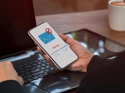 Pengguna iPhone Lebih Sering Terima SMS Penipuan Ketimbang Android