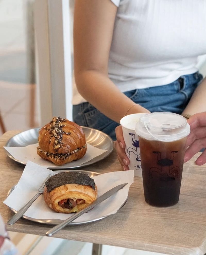 Kedai kopi di Fresh Market Bintaro