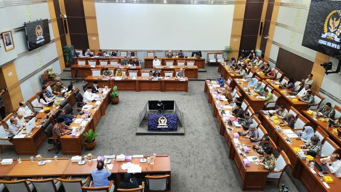 Komisi VIII DPR rapat bareng DPD RI soal RUU Haji