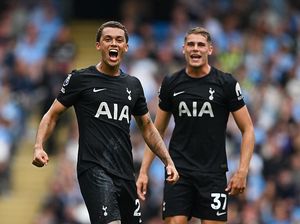 Babak Pertama, Man City Disikat Tottenham 0-2