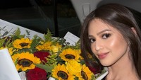 Berbunga bersamamu, tulis Maudy Effrosina terkait foto bersama Fadly Faisal. (Foto: dok Instagram maudyeffrosina)