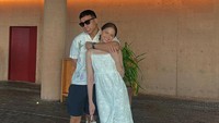 Maudy Effrosina dan Fadly Faisal senang banget pakai pakaian putih. (Foto: dok Instagram maudyeffrosina)