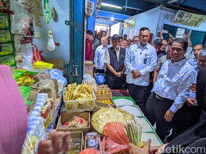 Mentan Amran Dicurhati Pedagang Ribetnya Beli Beras Pakai Aplikasi