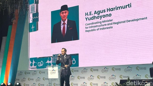Respons AHY soal Usulan Gerbong Kereta Khusus Merokok