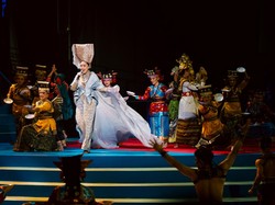 800 Kostum, 19 Desainer, Pesta Mode di Balik Pagelaran Sabang Merauke 2025