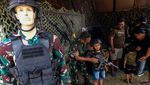 Anak-anak Serbu Pameran Alutsista di Solo, Berpose di Atas Tank TNI