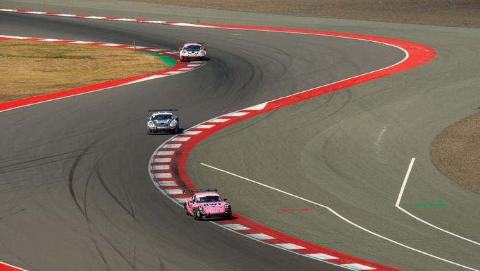 Para pembalap Porsche Carrera Cup Asia 2025 saat menjajal Sirkuit Mandalika.