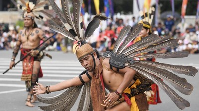 Kreasi dan Tradisi Bersatu di Karnaval Budaya Nusantara 2025 Samarinda