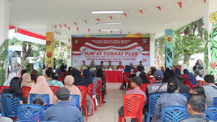 Polsek Metro Menteng gelar Jumat Curhat Plus