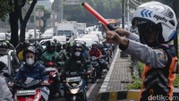 Kemacetan di Jalan TB Simatupang, Jakarta Selatan, kini menjadi salah satu persoalan lalu lintas terparah di ibu kota.  