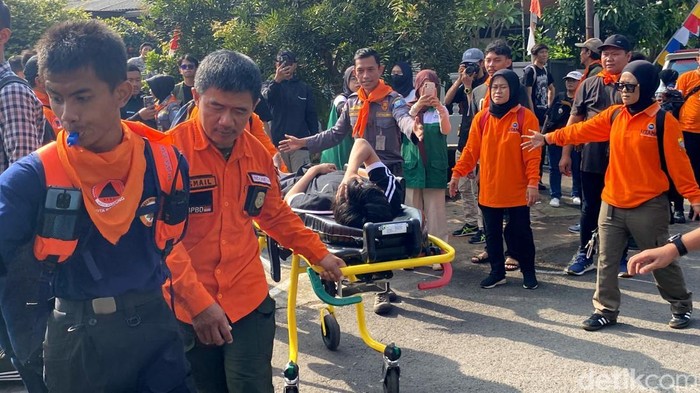 Simulasi bencana di Kota Bandung Simulasi bencana di Kota Bandung