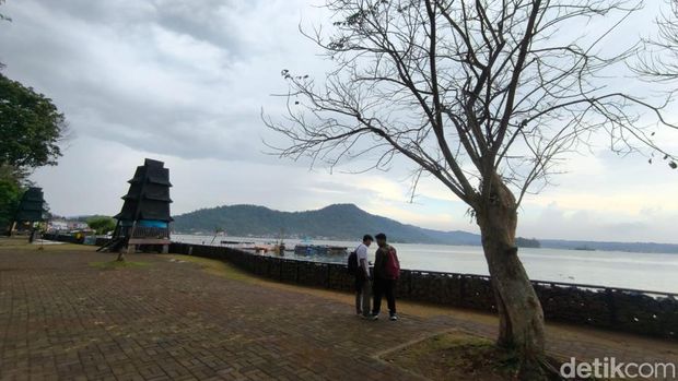 Suasana Waduk Darma Kuningan.