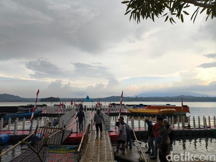 Waduk Darma, Kuningan. Waduk Darma, Kuningan.